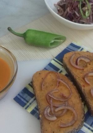 Majdnem "sülthús-zsíros kenyér" lilahagymával recept fotója
