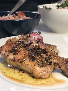 Una foto de Chuletas de cerdo a las finas hierbas