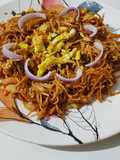 সেজওয়ান এগ চাউমিন(schezwan egg chowmin recipe in Bengali)