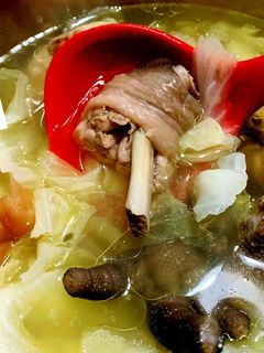 高麗菜雞腿湯の梅子菜脯 的食譜成品照片