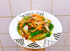 Hình của món Gỏi tai heo dưa leo cà rốt.