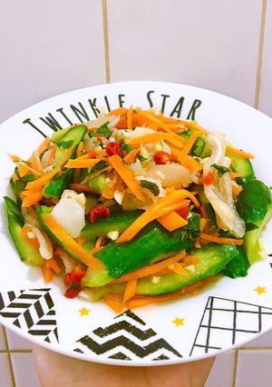 Hình của món Gỏi tai heo dưa leo cà rốt.