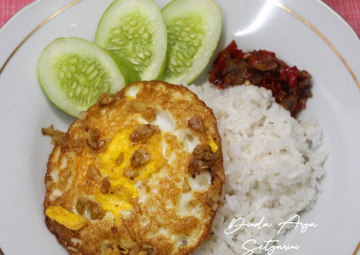 Nasi Telur Ceplok Bawang Putih