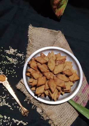 कापण्या (kaapnya recipe in marathi) रेसिपी चे मुख्य फोटो 