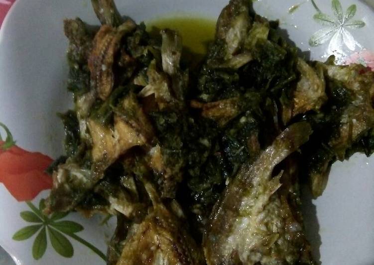 Langkah Mudah untuk Membuat Sambal ikan asin cabe ijo yang Enak