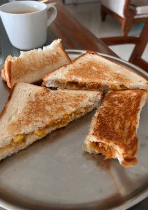 A picture of Cheese spread roll.