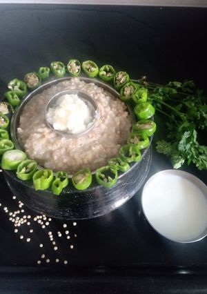 જુવાર ની ખીચડી(Jowar Khichdi Recipe in Gujarati) રેસીપી મુખ્ય ફોટો