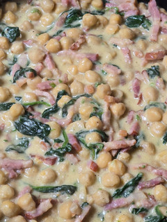 Una foto de Garbanzos a la carbonara