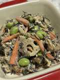 Hijiki, Lotus Root, and Edamame Salad (For Family Only)
