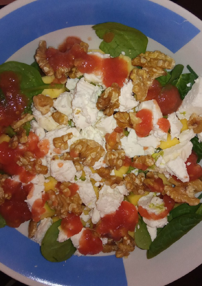 Una foto de Ensalada de espinacas "a mí manera"