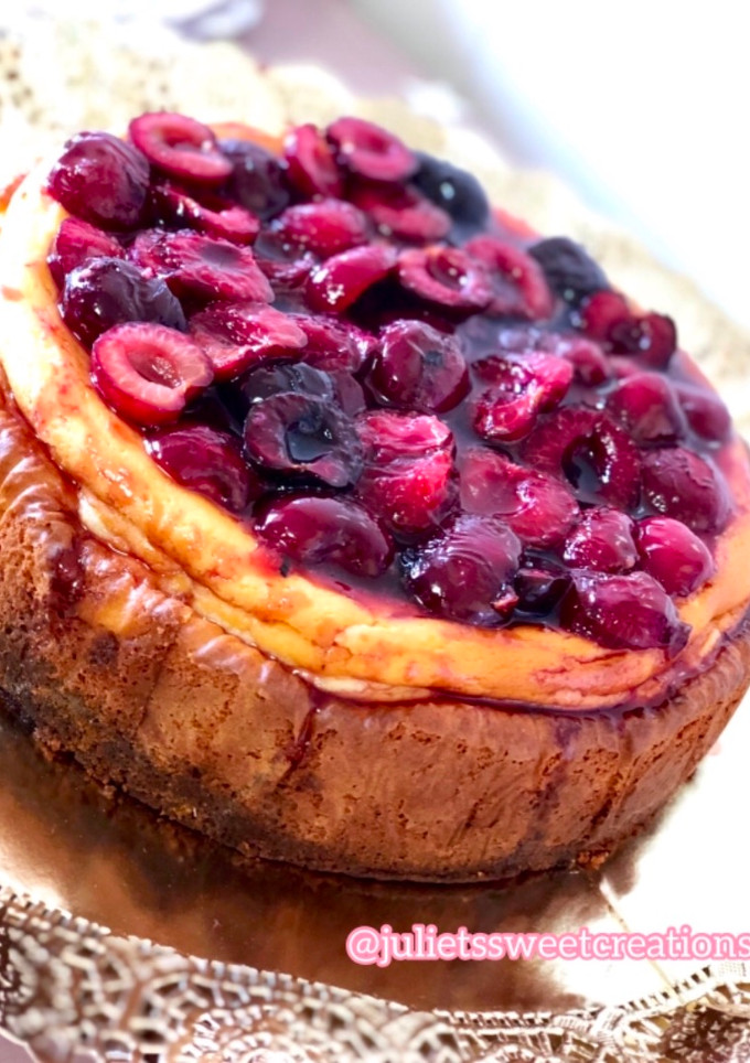 Una foto de Cheesecake de cerezas 🍒