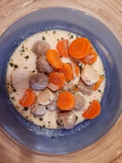 Tárkonyos májgombócleves recept fotója