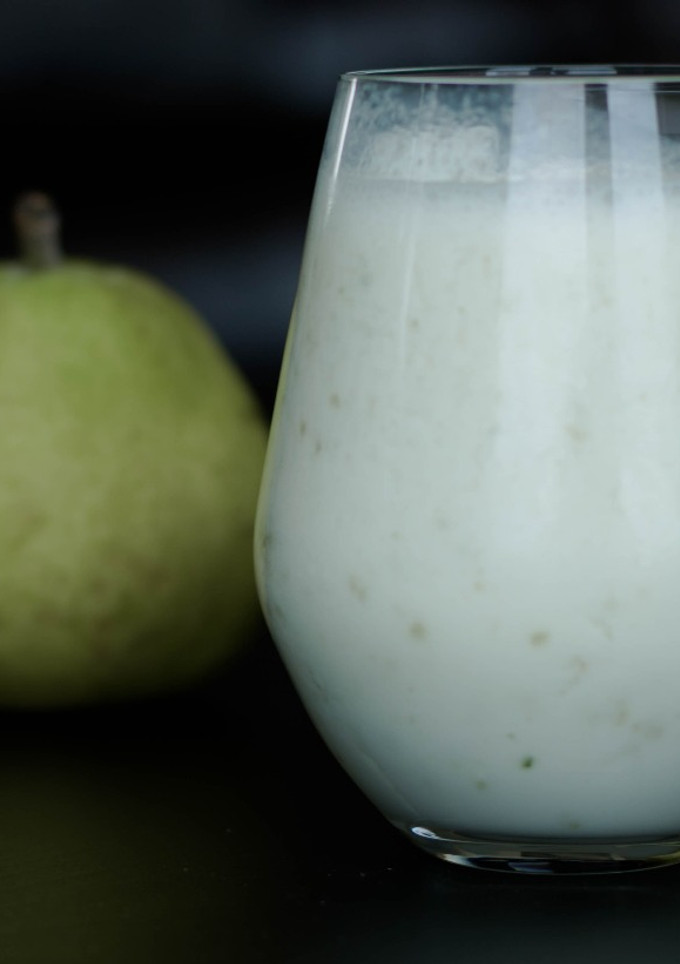 A picture of Pear Lassi.