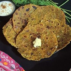 A picture of Dill leaves Onion Thepla.