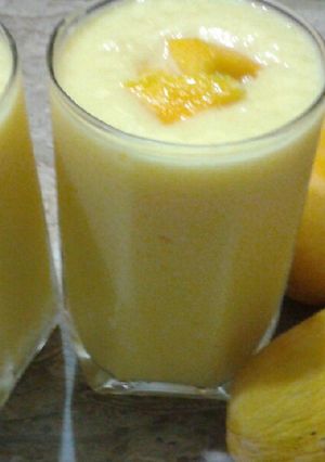 A picture of Thick and creamy Mango Milkshake.