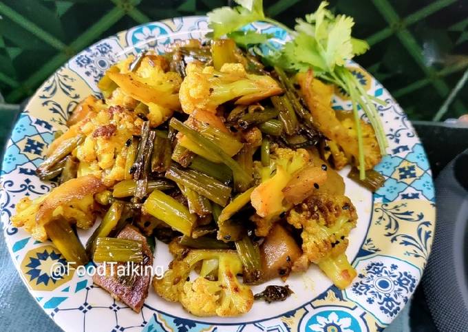 Cauliflower (Govi) Aloo Fry with Onion Flowers Recipe by Dr.Madhumita ...