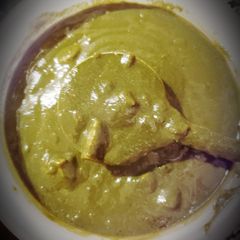A picture of Mushroom spinach.