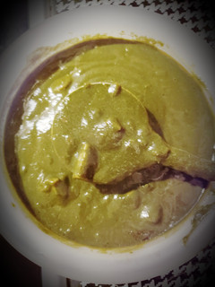 A picture of Mushroom spinach.
