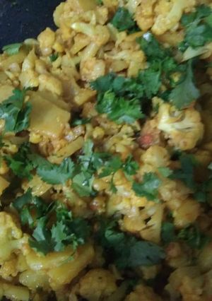 A picture of Aalo gobhi vegetable.