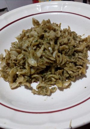 Una foto de Rotini al pesto
