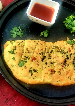 चीज़ गार्लिक ब्रेड (cheese garlic bread recipe in Hindi) रेसिपी मुख्य फोटो