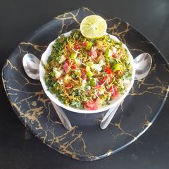 A picture of Kala chana chat.