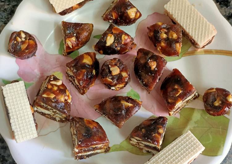 Easiest Way to Make Dates-Cashew Bites or Khajur Pak