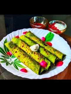 पालक पराठा (palak paratha recipe in marathi) रेसिपी चे मुख्य फोटो