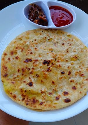 चना दाल स्पाइसी चीज़ी पराठा(chana daal paratha recipe in hindi) रेसिपी मुख्य फोटो