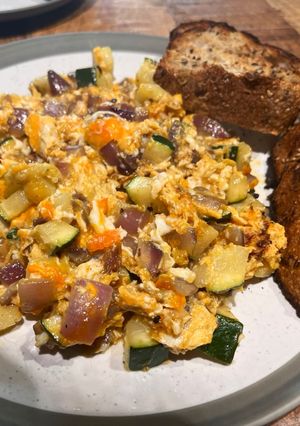A picture of Lebanese style Scrambled egg with marrow.