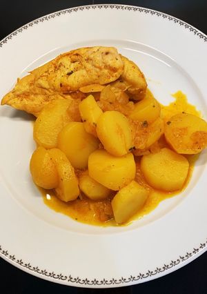 Une photo de Blanc de poulet paprika et pommes de terre au cookeo
