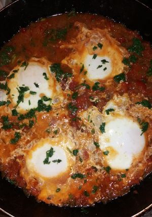 O poză a rețetei Ouă shakshuka.