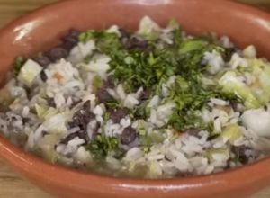 Foto de Arroz de Morcela Aromático com Toques de Coentros