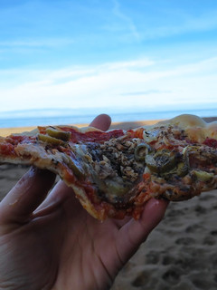 Una foto de 2 pizzas de atún en 12 min (Navigenio)