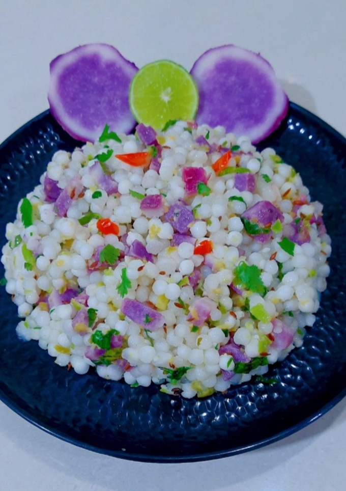 રતાળુ સાબુદાણાની ખીચડી (Ratalu Sabudana Khichdi Recipe In Gujarati) રેસીપી મુખ્ય ફોટો