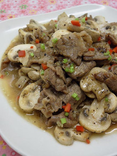 黑胡椒蘑菇炒肥牛 ♥ 炒牛肉 10 的食譜成品照片