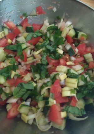 Une photo de Salade iranienne Shirasi