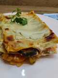Lasaña de berenjena y calabacín con bechamel de queso azul