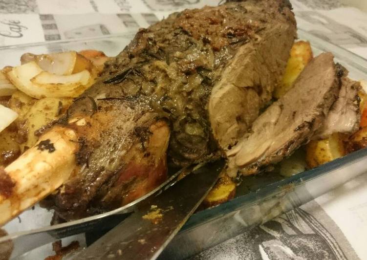 Pernil de cordeiro assado - Tudogosreceitas