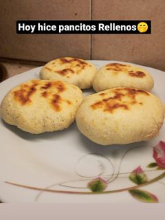 Una foto de Pancitos rellenos de queso
