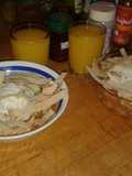 Sopa de concha con tortilla y nopales