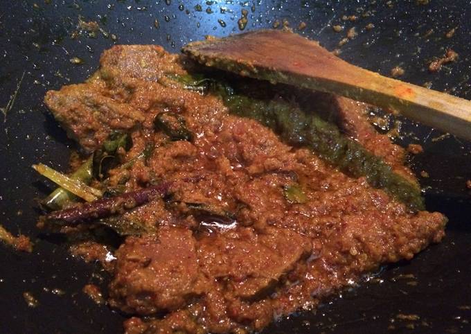 Rendang daging Pedes Pol