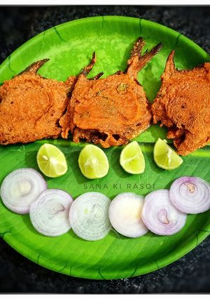 A picture of Crispy pomfret (paplet) fry.