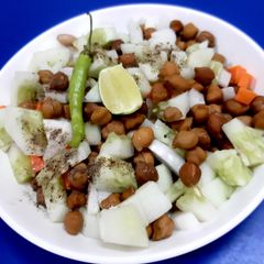 A picture of Boiled chana mashala.
