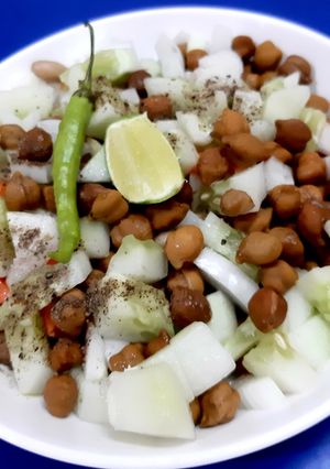A picture of Boiled chana mashala.