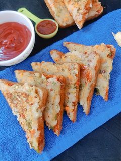 वेज सूजी ब्रेड टोस्ट(veg suji bread toast recipe in hindi) रेसिपी मुख्य फोटो