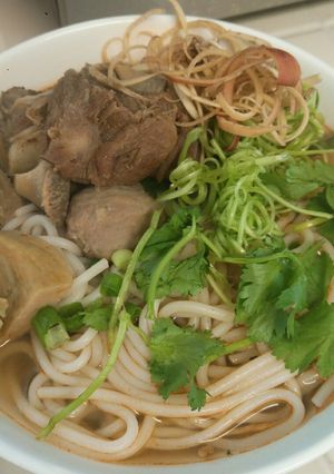 Hình của món Bún bò huế đơn giản (với gia vị bún bò có sẵn).