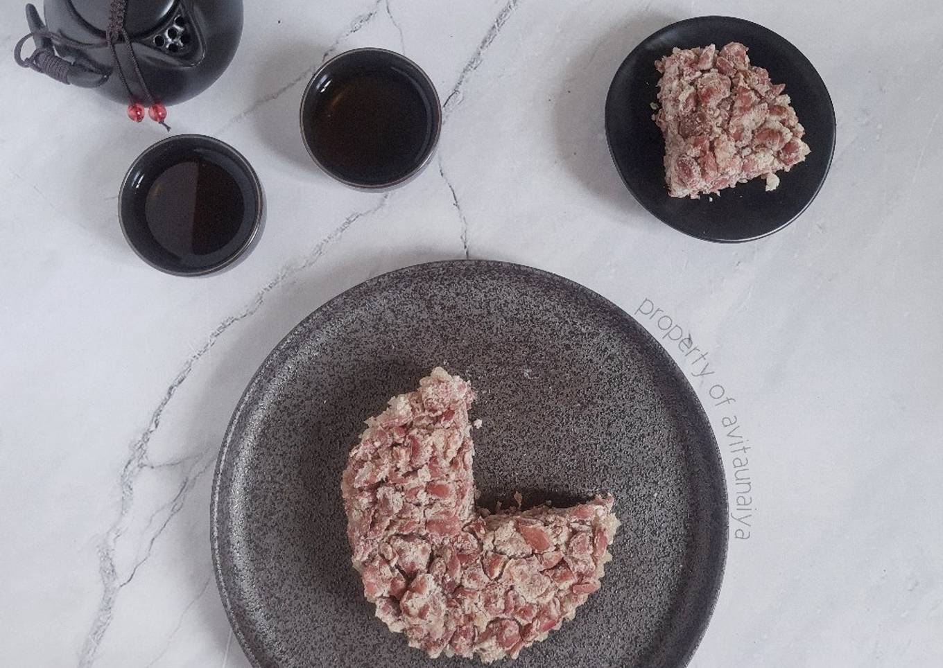 Pat Sirutteok (Kue Beras Kacang Merah Khas Korea)