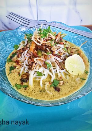 A picture of Burmese veg khow suey.