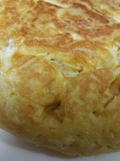 Una foto de Tortilla con manzana y berenjenas